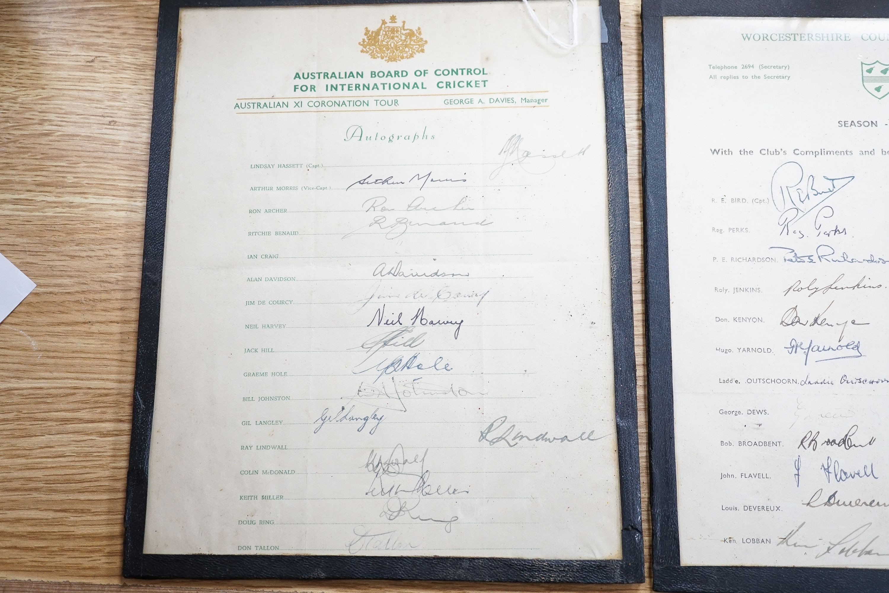 1950s cricket signatures for Australian and England Ashes teams 1954-5, Kent, Worcester and Hants cricket teams and facsimile Arsenal 1952-53 First division winning side